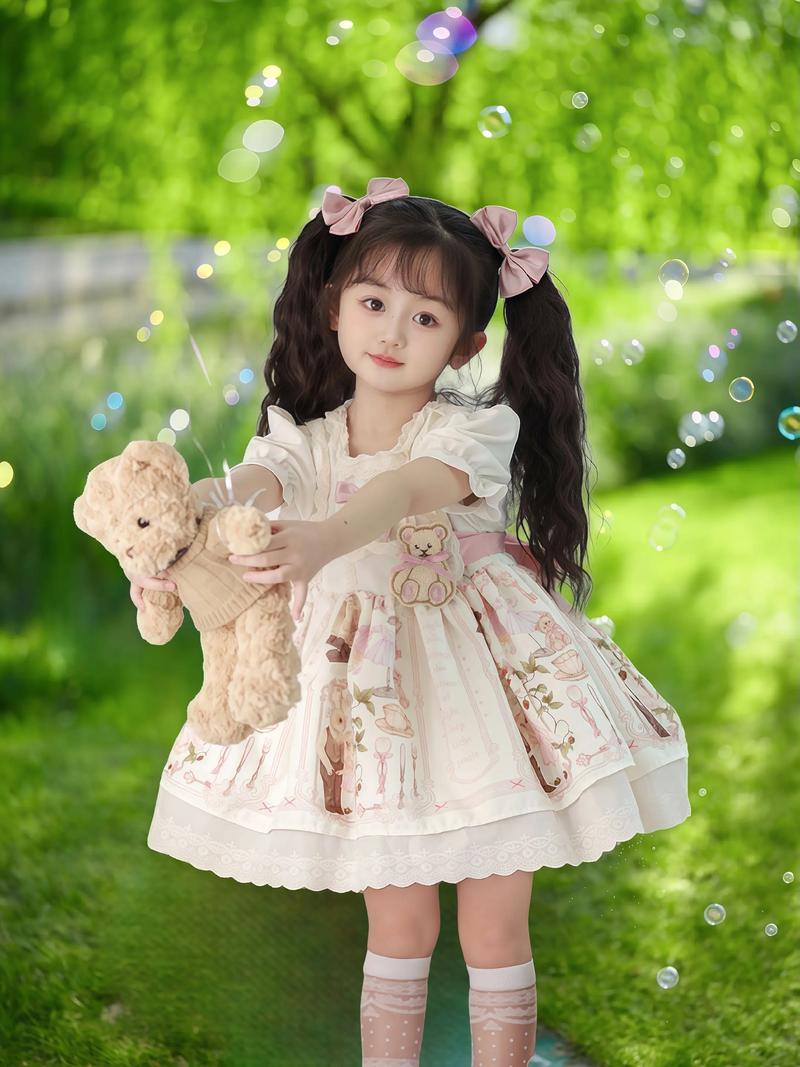 儿童时尚趋势:连衣裙如何成为孩子们的夏日伴侣